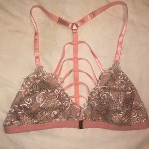 ADORABLE peach lacey strappy bralette *NEW*